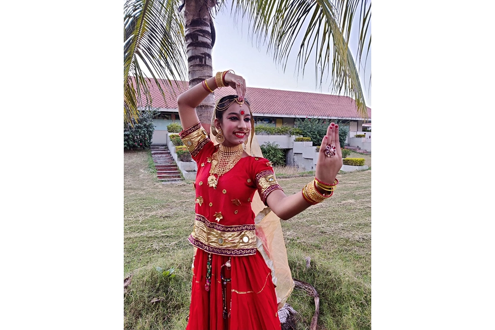 Suhani Bhandari Dance Competition 04