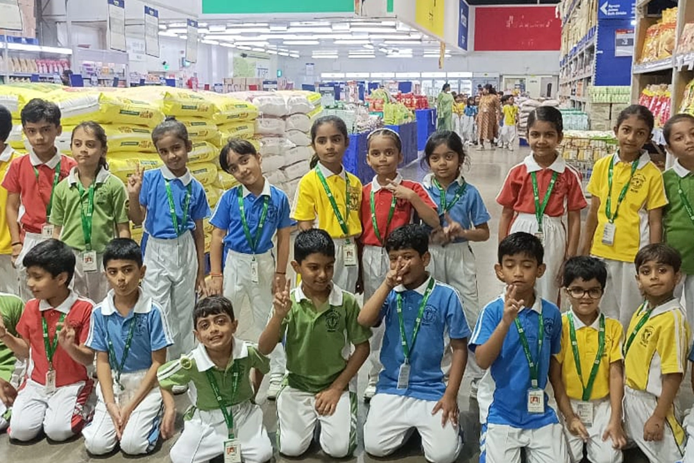 Classes I and II were taken to Metro 02