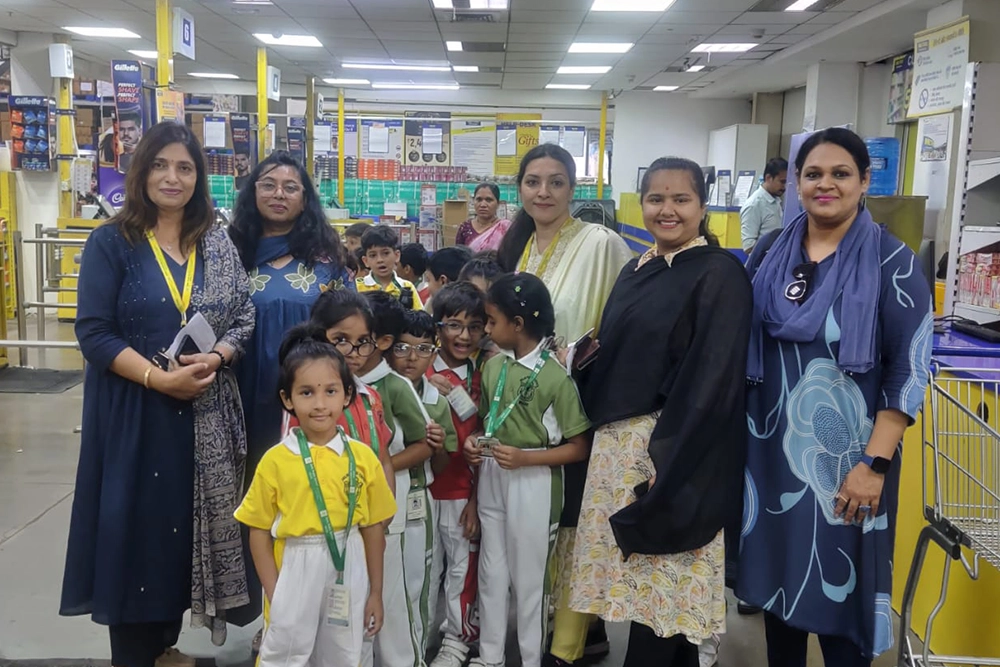 Classes I and II were taken to Metro 05