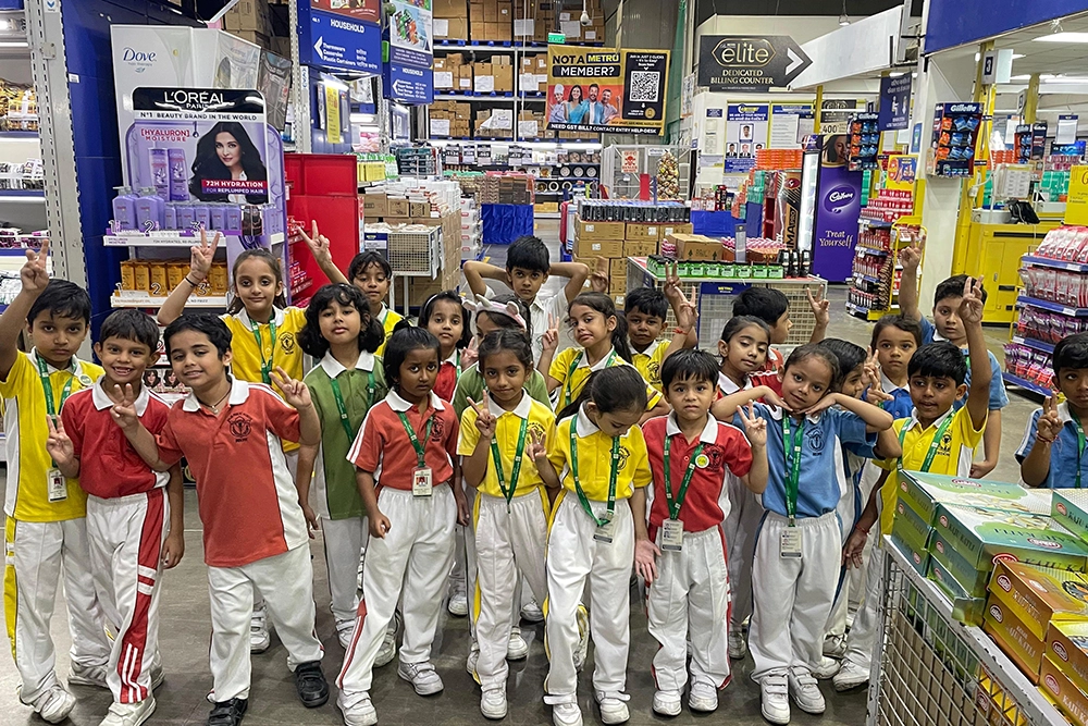 Classes I and II were taken to Metro 06