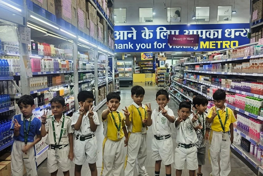 Classes I and II were taken to Metro 08